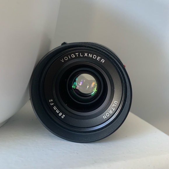 Vöigtlander 28mm F2 Ultron Lens for Leica M Mount - Picture 1 of 4